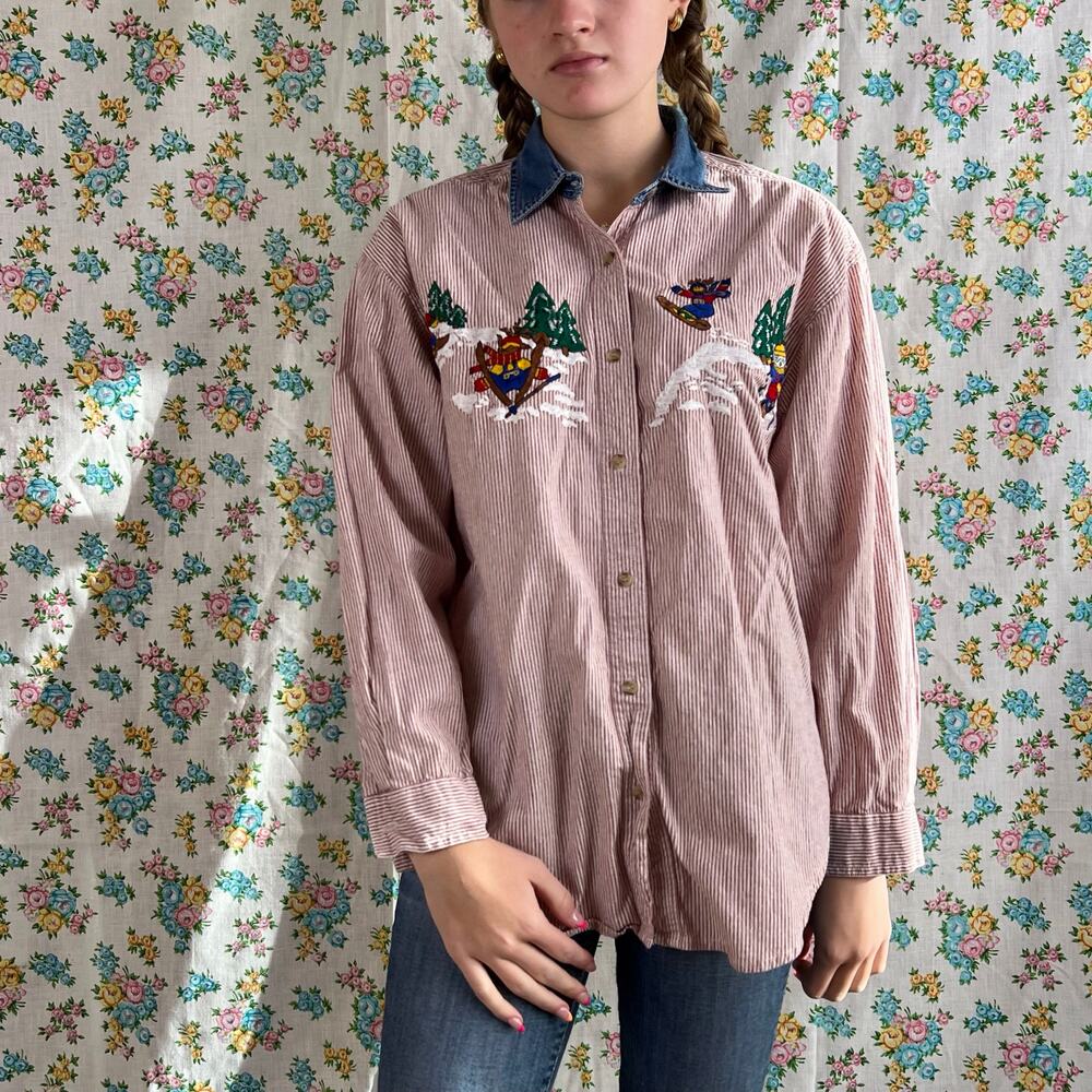 SOLUTIONS original holiday winter button down shirt size medium